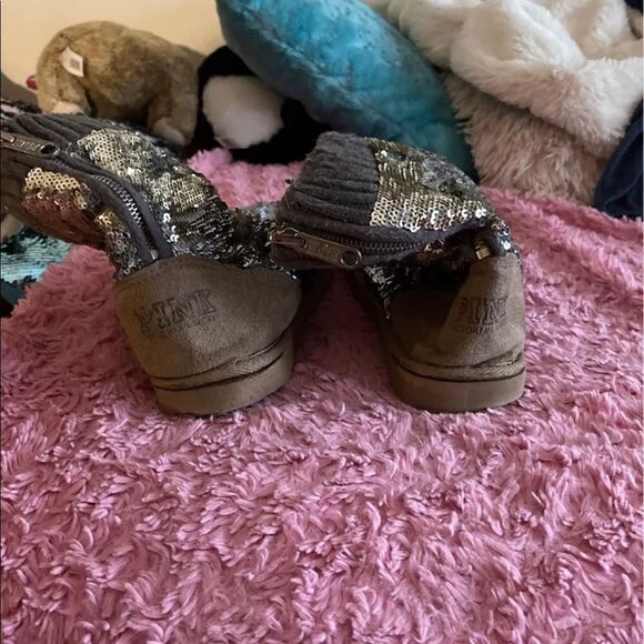 Vs pink rare silver /blue mermaid sequin Mukluk Ugg slipper boot’s /shoes M 7/8 - Picture 9 of 9